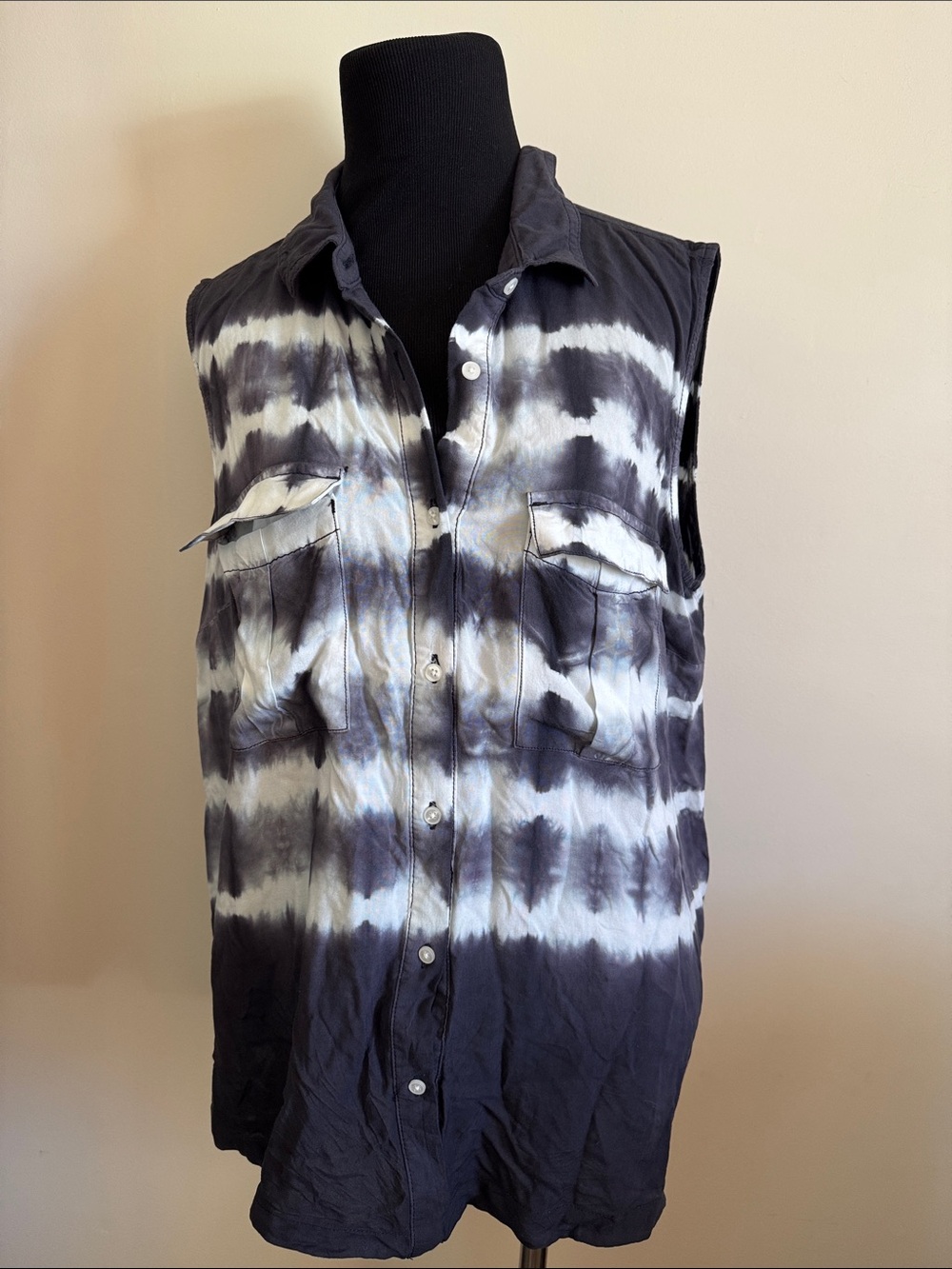 a.n.a Sleeveless Tie-Dye Button-Up Shirt